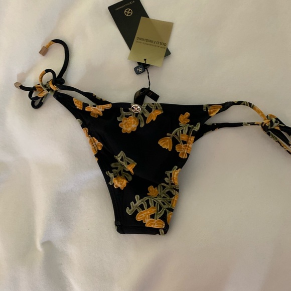 Bikini Botton VIX - Picture 3 of 5